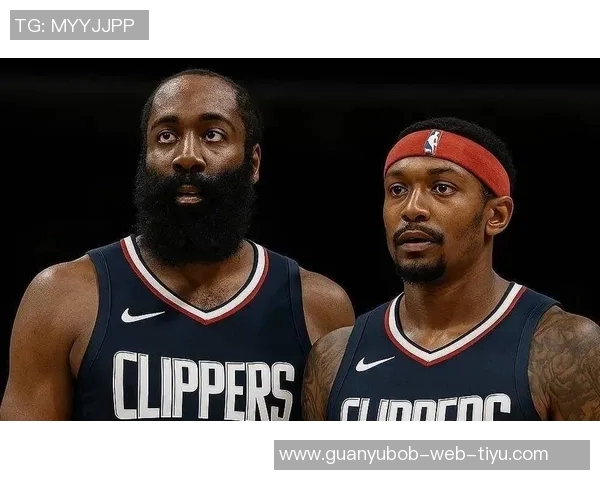 快船官方确认比尔因背部不适明日对阵开拓者出战存疑