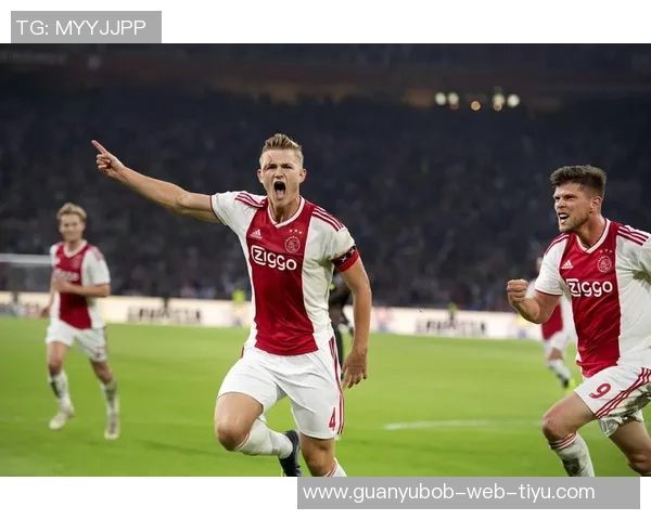 阿贾克斯欧冠历史性首发两名17岁新星展现青春力量 阿贾克斯欧冠历史性首发两名17岁新星展现青春力量